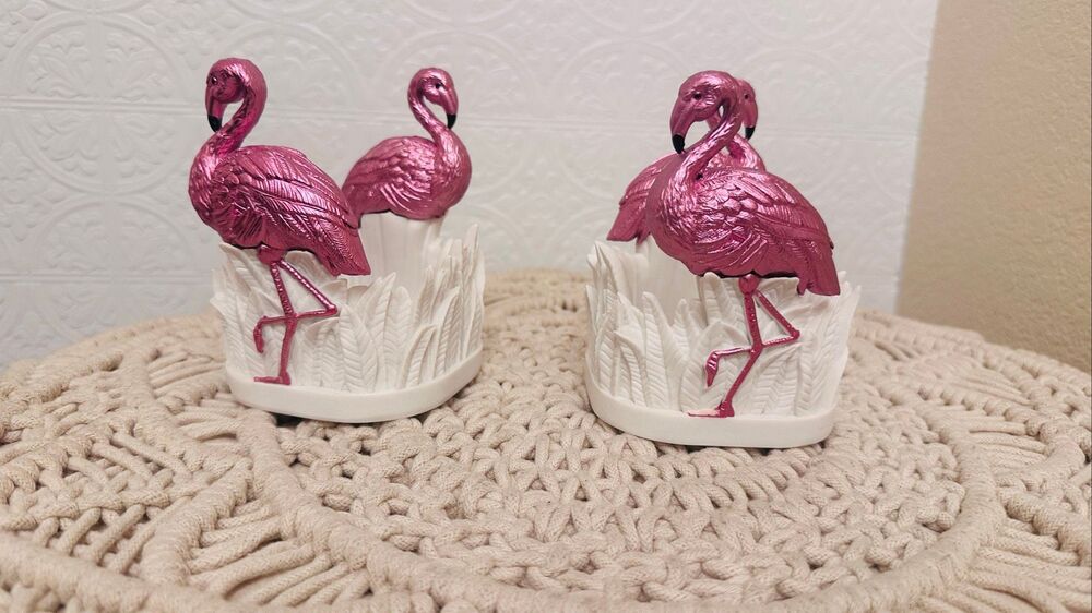 Bath and Body Works Pink and White Flamingo Pump Soap Holders New